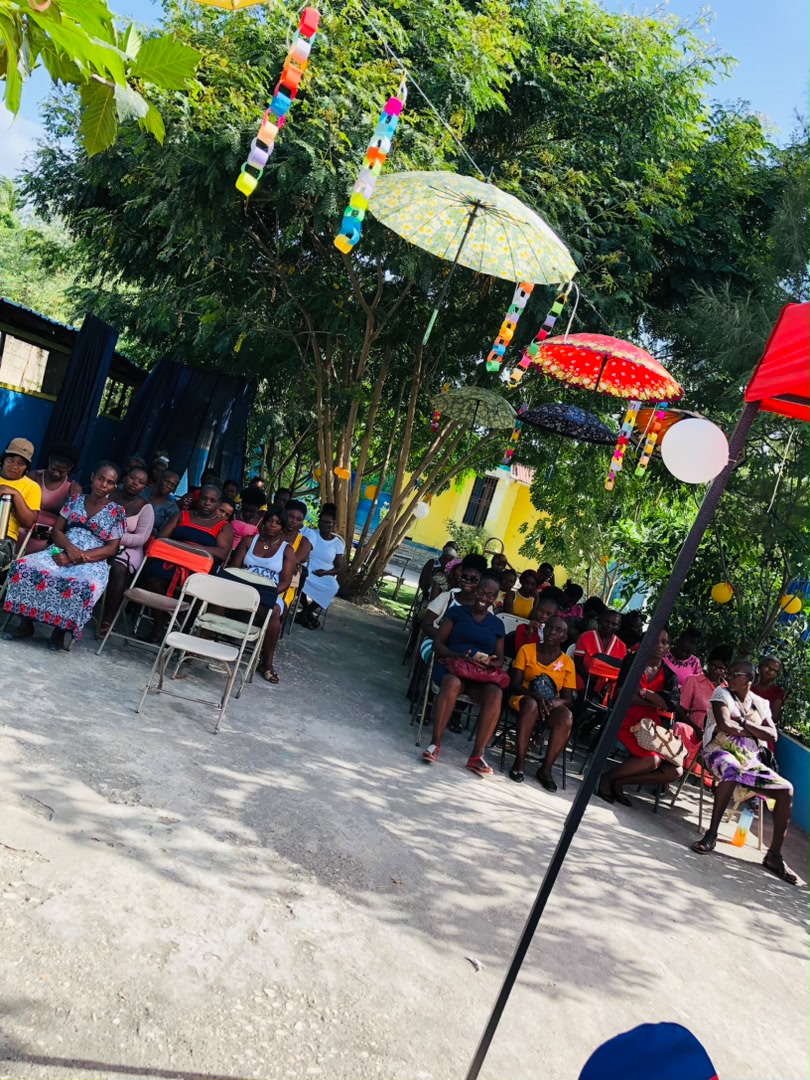 Célébration de la fête des mères avec les communautés à Côte Plage 18