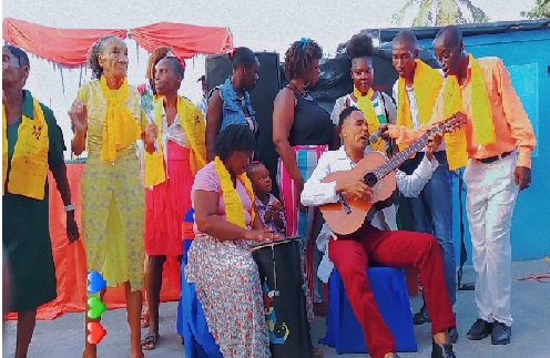 Participation active des familles pendant l'activité