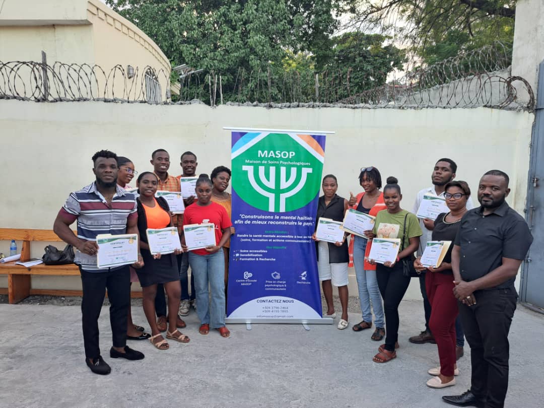Remise de certificats aux participants de formation MASOP